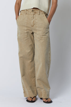 Ventura Pant in putty front