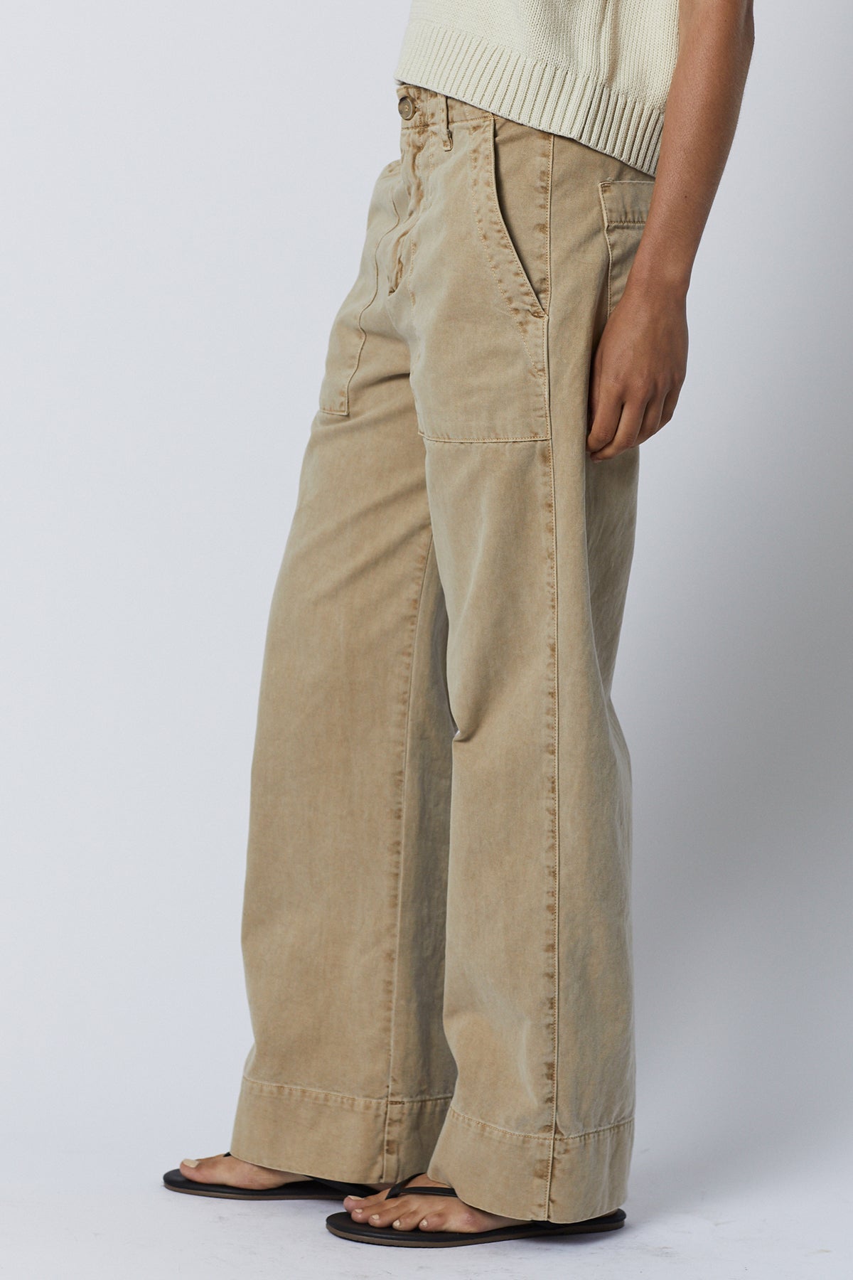   Ventura Pant in putty side 