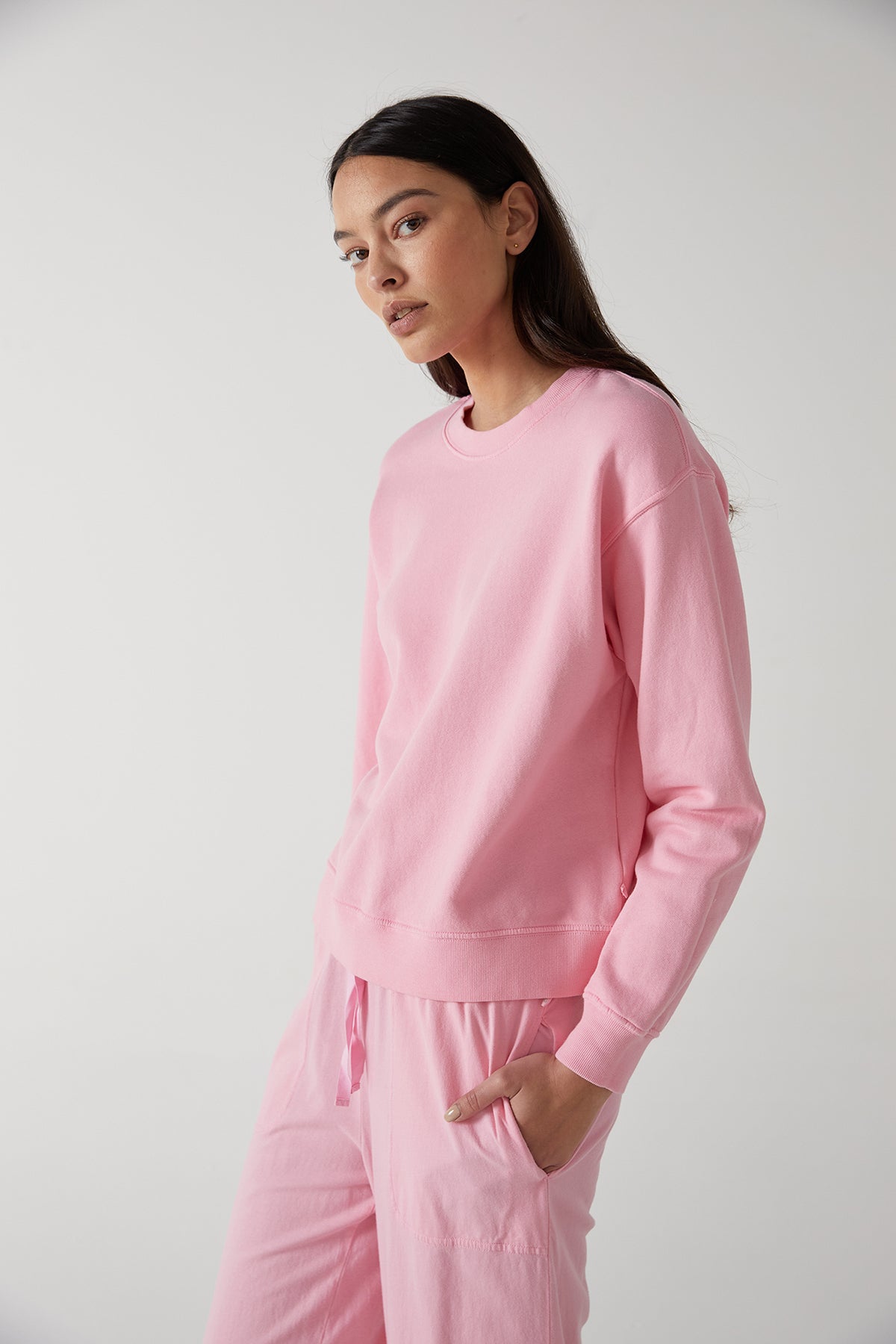   ynez sweatshirt cupid and pismo pant front & side 